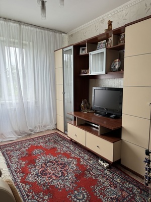 Продам трехкомнатную (3-комн.) квартиру, Кузнецкстроевский (Центральный р-н) пр-кт, 22, Новокузнецк г