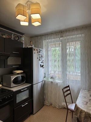 Продам трехкомнатную (3-комн.) квартиру, Кузнецкстроевский (Центральный р-н) пр-кт, 22, Новокузнецк г