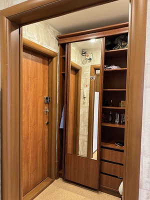 Продам трехкомнатную (3-комн.) квартиру, Кузнецкстроевский (Центральный р-н) пр-кт, 22, Новокузнецк г