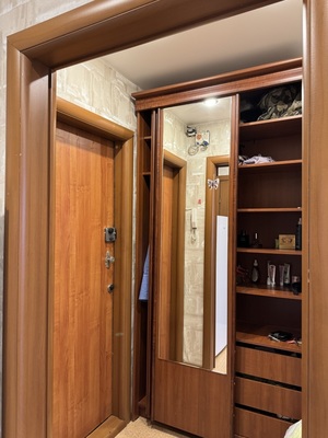 Продам трехкомнатную (3-комн.) квартиру, Кузнецкстроевский (Центральный р-н) пр-кт, 22, Новокузнецк г