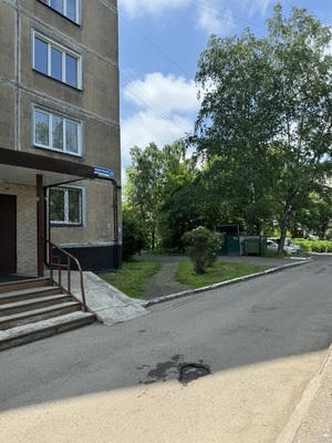 Продам трехкомнатную (3-комн.) квартиру, Кузнецкстроевский (Центральный р-н) пр-кт, 22, Новокузнецк г