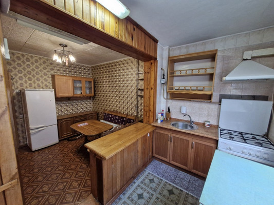 Продам трехкомнатную (3-комн.) квартиру, Винодела Егорова ул, 15, Массандра пгт