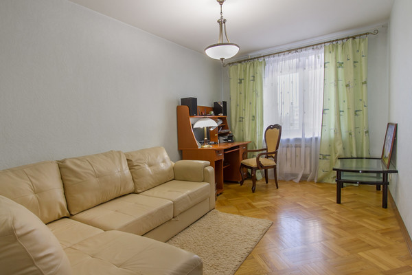 Продам трехкомнатную (3-комн.) квартиру, Старых Большевиков ул, 92А, Воронеж г