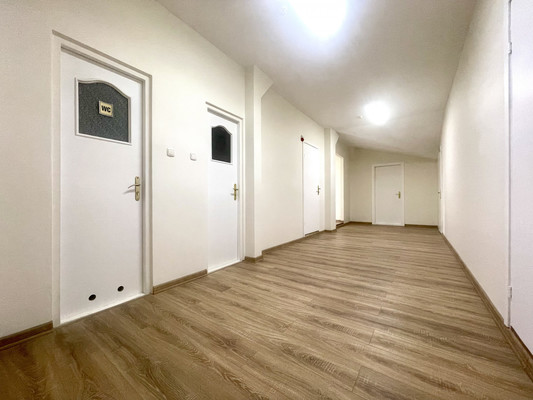 Сдам коммерческое помещение 320 м2, Ржевский 2-й пер, 20, Калининград г