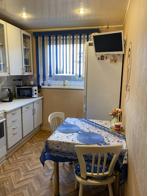 Продам трехкомнатную (3-комн.) квартиру, Капитана Маклакова ул, 52, Мурманск г