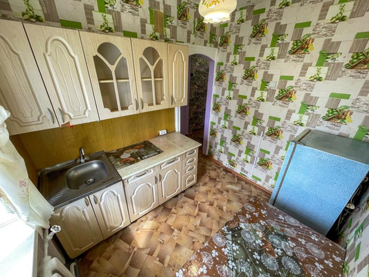 Продам двухкомнатную (2-комн.) квартиру, Центральная ул, 8, Эльбан рп