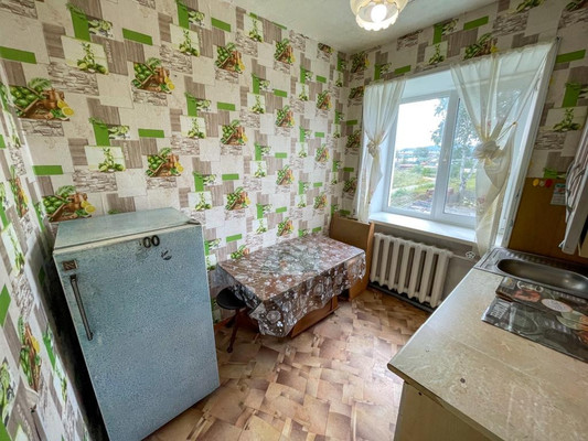 Продам двухкомнатную (2-комн.) квартиру, Центральная ул, 8, Эльбан рп