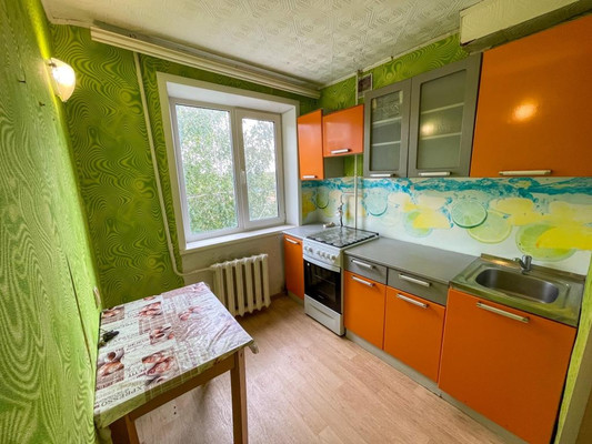 Продам двухкомнатную (2-комн.) квартиру, 1-й Микрорайон ул, 20, Эльбан рп