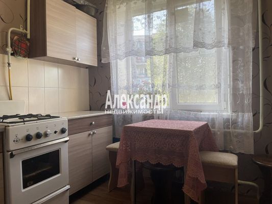 Продам двухкомнатную (2-комн.) квартиру, Новая ул, 20, Кировск г