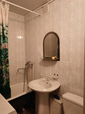 Продам двухкомнатную (2-комн.) квартиру, Победы ул, 10, Екатеринбург г