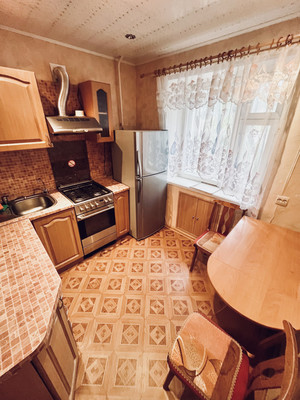Продам двухкомнатную (2-комн.) квартиру, Трудовых Резервов ул, 8, Мурманск г