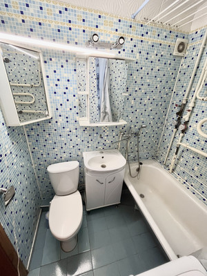 Продам двухкомнатную (2-комн.) квартиру, Трудовых Резервов ул, 8, Мурманск г