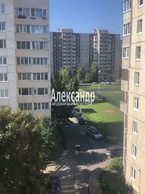 Продам трехкомнатную (3-комн.) квартиру, Савушкина ул, 107к1, Санкт-Петербург г