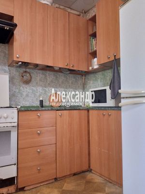 Продам трехкомнатную (3-комн.) квартиру, Железнодорожная ул, 1, Металлострой п