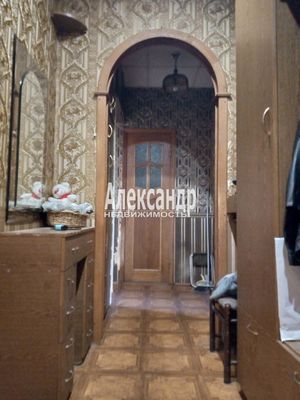 Продам трехкомнатную (3-комн.) квартиру, Железнодорожная ул, 1, Металлострой п