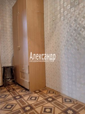 Продам трехкомнатную (3-комн.) квартиру, Железнодорожная ул, 1, Металлострой п