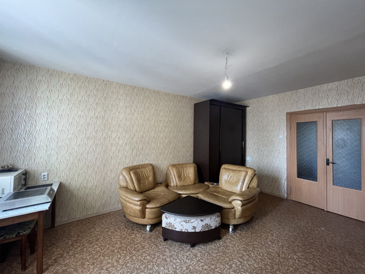 Продам трехкомнатную (3-комн.) квартиру, Земская ул, 2, Чехов г