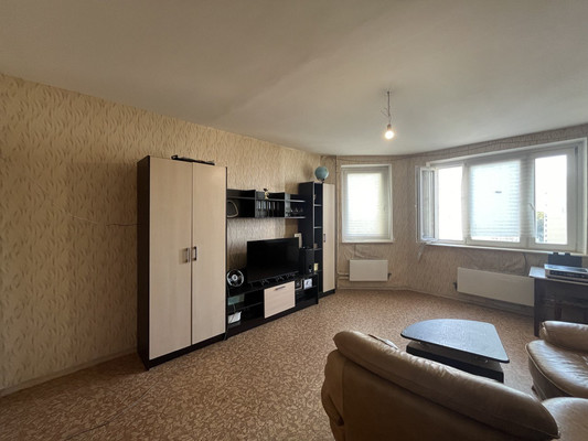 Продам трехкомнатную (3-комн.) квартиру, Земская ул, 2, Чехов г