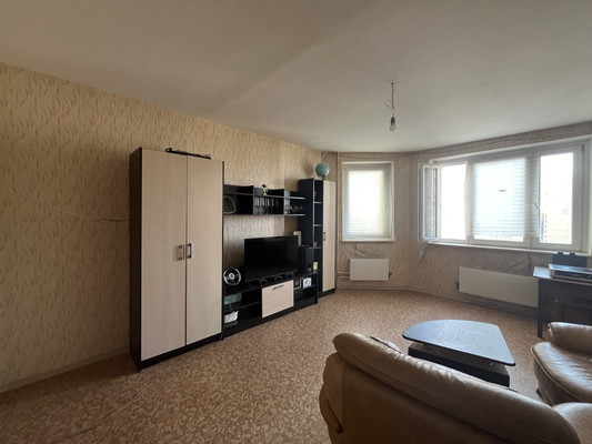 Продам трехкомнатную (3-комн.) квартиру, Земская ул, 2, Чехов г