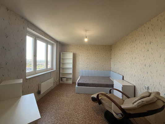 Продам трехкомнатную (3-комн.) квартиру, Земская ул, 2, Чехов г