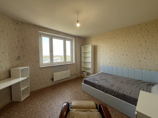 Продам трехкомнатную (3-комн.) квартиру, Земская ул, 2, Чехов г