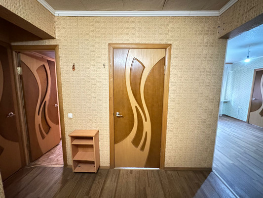 Продам трехкомнатную (3-комн.) квартиру, Докучаева ул, 15, Брянск г