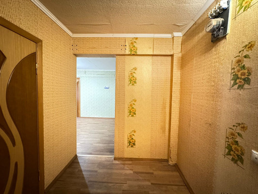 Продам трехкомнатную (3-комн.) квартиру, Докучаева ул, 15, Брянск г