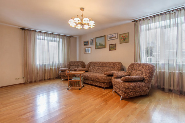 Продам трехкомнатную (3-комн.) квартиру, 40 лет Октября ул, 12, Воронеж г