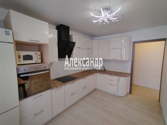 Продам трехкомнатную (3-комн.) квартиру, Шувалова ул, 48, Мурино п