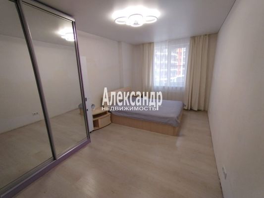 Продам трехкомнатную (3-комн.) квартиру, Шувалова ул, 48, Мурино п