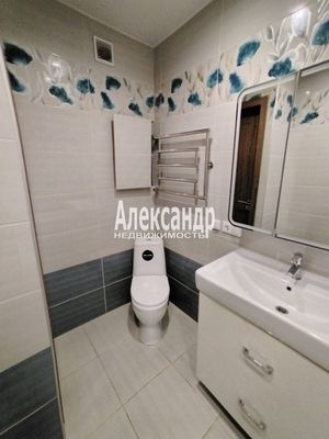 Продам трехкомнатную (3-комн.) квартиру, Шувалова ул, 48, Мурино п