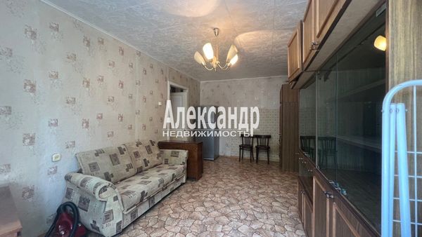 Продам трехкомнатную (3-комн.) квартиру, Акулова ул, 8, Выборг г