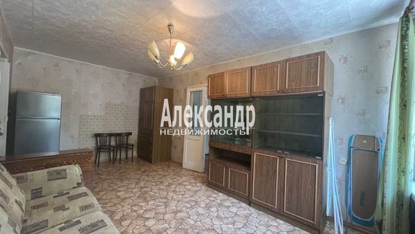 Продам трехкомнатную (3-комн.) квартиру, Акулова ул, 8, Выборг г