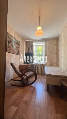 Продам трехкомнатную (3-комн.) квартиру, Акулова ул, 8, Выборг г