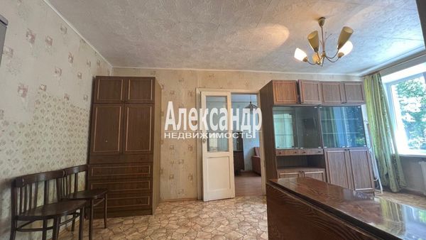 Продам трехкомнатную (3-комн.) квартиру, Акулова ул, 8, Выборг г