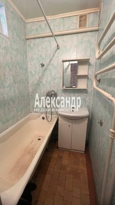 Продам трехкомнатную (3-комн.) квартиру, Акулова ул, 8, Выборг г