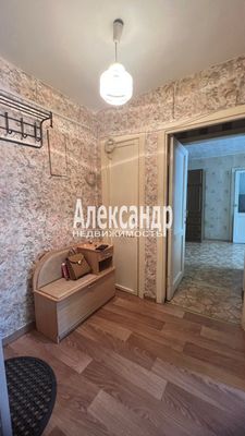 Продам трехкомнатную (3-комн.) квартиру, Акулова ул, 8, Выборг г