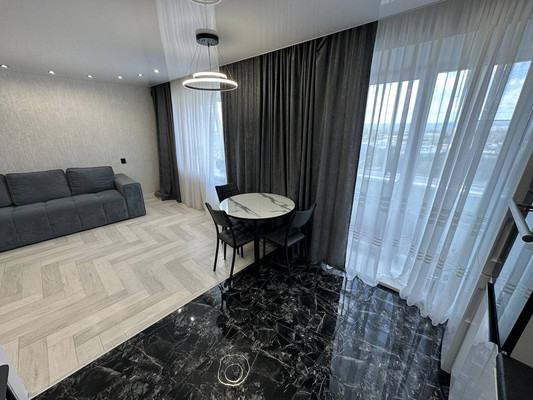Продам трехкомнатную (3-комн.) квартиру, Аллея Труда ул, 59, Комсомольск-на-Амуре г