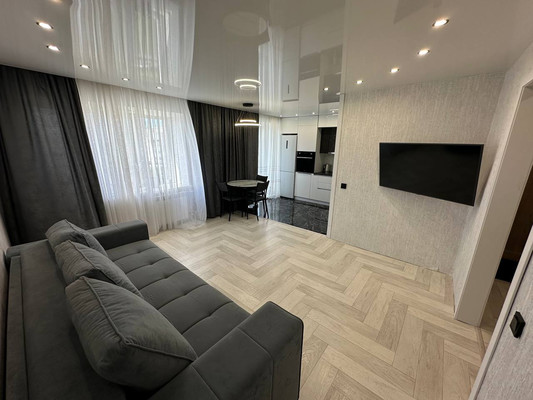 Продам трехкомнатную (3-комн.) квартиру, Аллея Труда ул, 59, Комсомольск-на-Амуре г