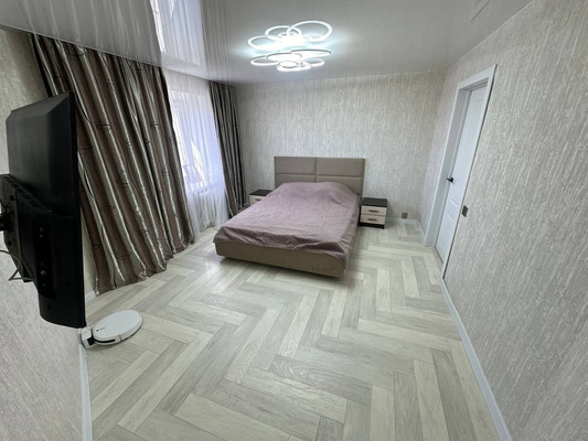 Продам трехкомнатную (3-комн.) квартиру, Аллея Труда ул, 59, Комсомольск-на-Амуре г