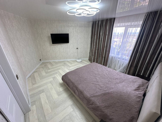 Продам трехкомнатную (3-комн.) квартиру, Аллея Труда ул, 59, Комсомольск-на-Амуре г