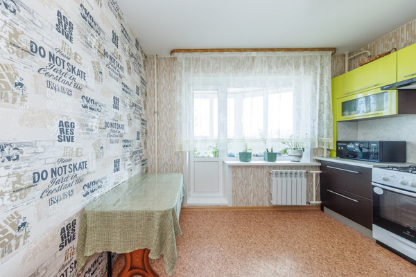 Продам однокомнатную (1-комн.) квартиру, братьев Ткачевых ул, 3, Брянск г