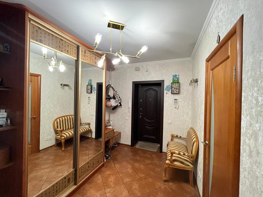 Продам трехкомнатную (3-комн.) квартиру, Дуки ул, 60, Брянск г