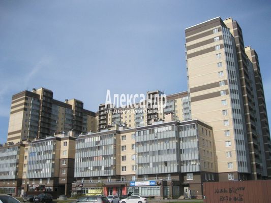 Продам двухкомнатную (2-комн.) квартиру, Набережная ул, 19, Кировск г