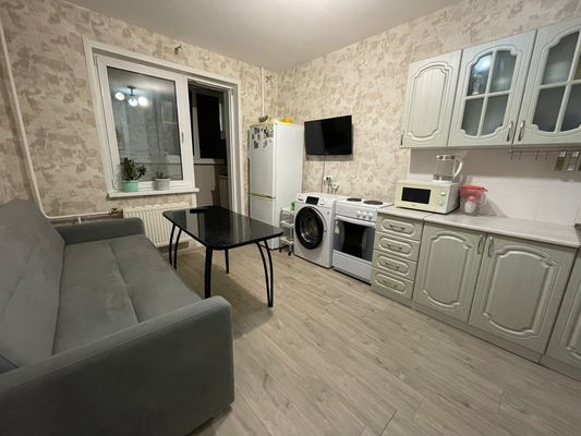 Продам однокомнатную (1-комн.) квартиру, Красный Химик ул, 1к2, Киров г