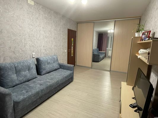 Продам однокомнатную (1-комн.) квартиру, Красный Химик ул, 1к2, Киров г