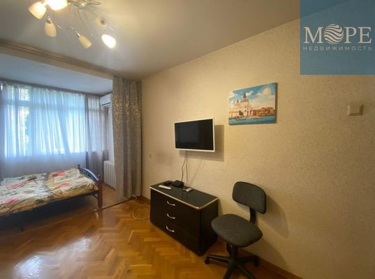 Продам однокомнатную (1-комн.) квартиру, Конституции СССР (Центральный р-н) ул, 32, Сочи г