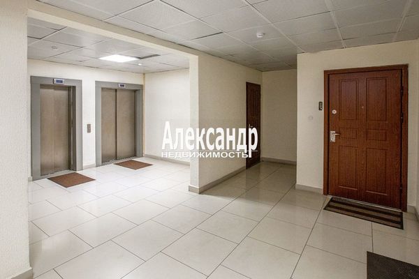 Продам трехкомнатную (3-комн.) квартиру, Новочеркасский пр-кт, 33, Санкт-Петербург г