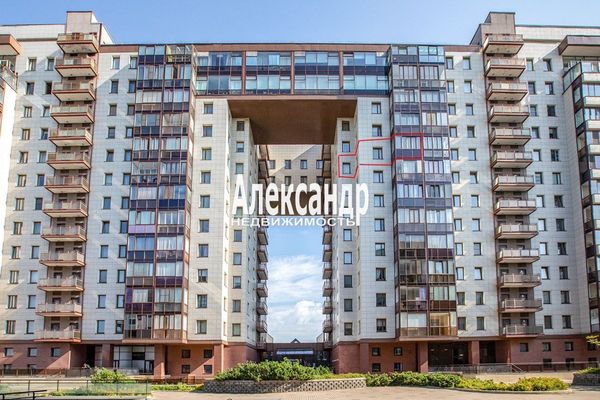 Продам трехкомнатную (3-комн.) квартиру, Новочеркасский пр-кт, 33, Санкт-Петербург г