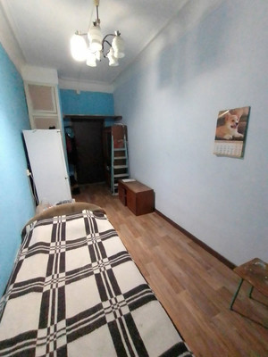 Продам комнату в 8-комн. квартире, Боровая ул, 74А, Санкт-Петербург г